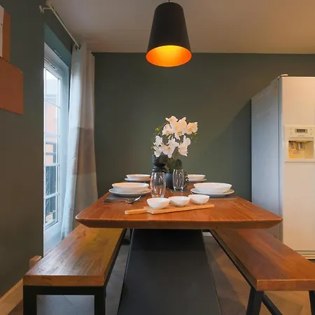 Stayright Stylish Cardiff Bay 2 Bed Apartment- Private Parking & 10 Mins To Bay & City Exterior photo